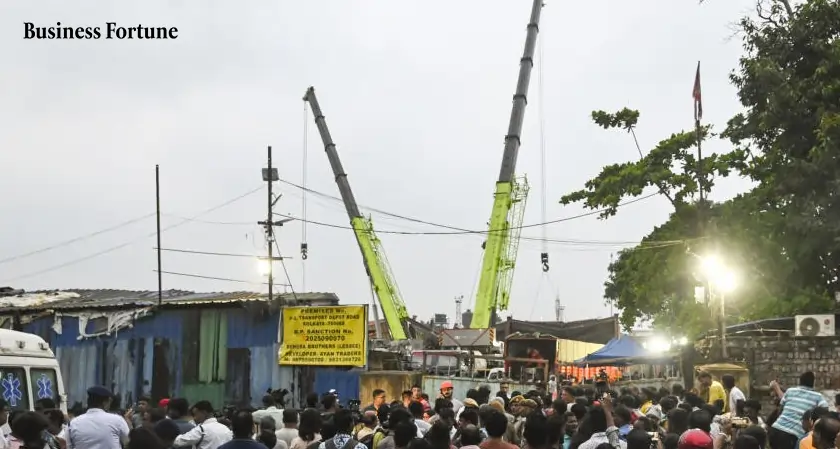 Warehouse Collapse Kills Five in Kolkata - Business Fortune