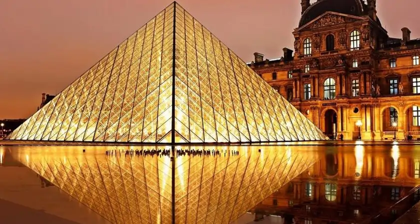 Business Fortune-Louvre Closes Amid Strike, Raising Alarms Over Overtourism
